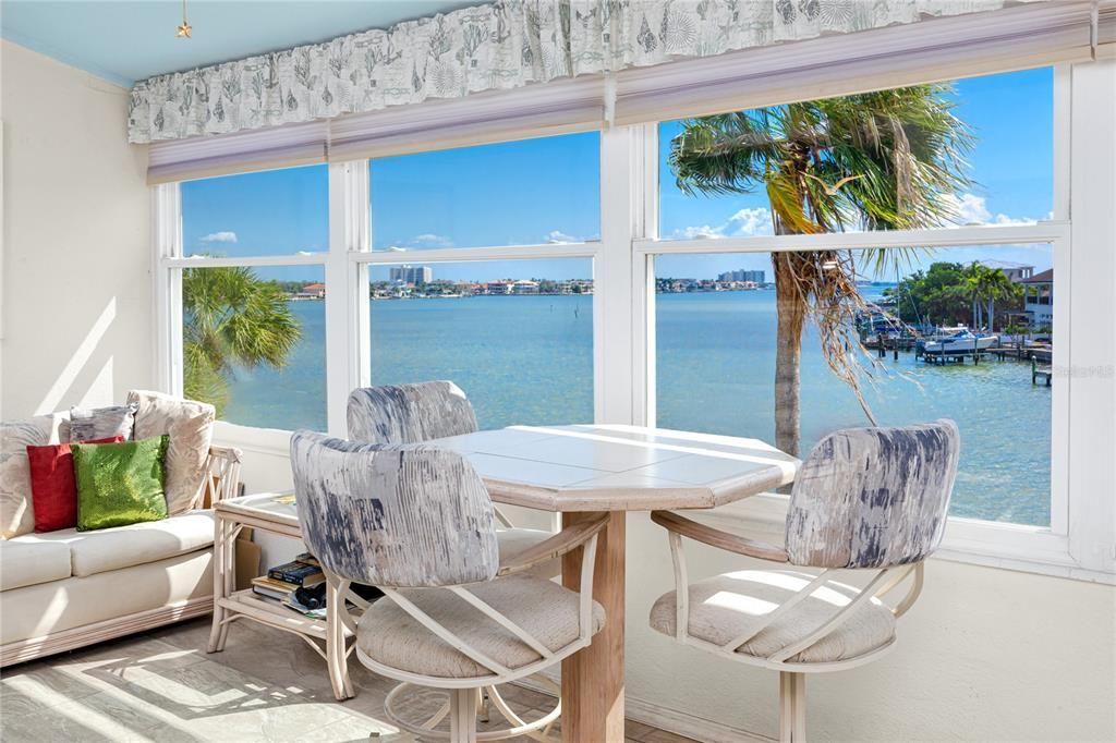 For Sale: $199,000 (2 beds, 2 baths, 1160 Square Feet)