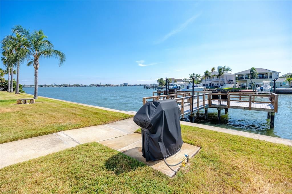 For Sale: $199,000 (2 beds, 2 baths, 1160 Square Feet)