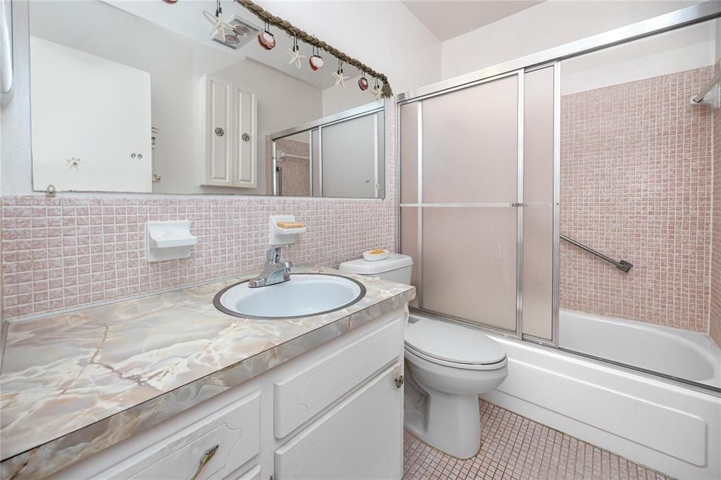 For Sale: $199,000 (2 beds, 2 baths, 1160 Square Feet)