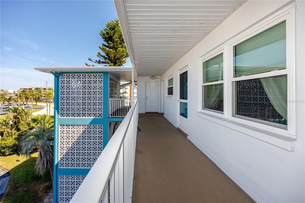 For Sale: $199,000 (2 beds, 2 baths, 1160 Square Feet)