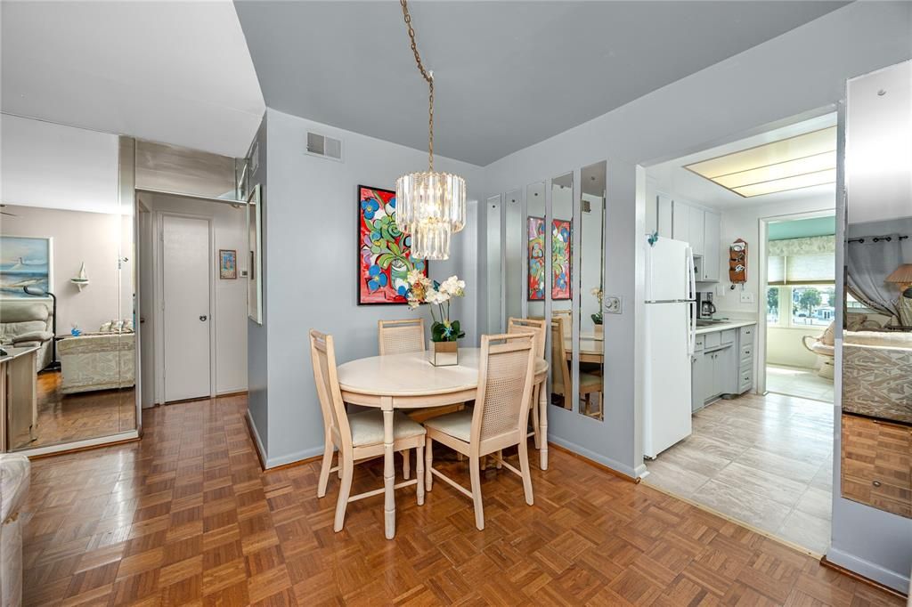 For Sale: $199,000 (2 beds, 2 baths, 1160 Square Feet)