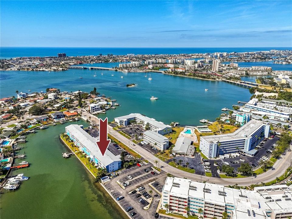 For Sale: $199,000 (2 beds, 2 baths, 1160 Square Feet)