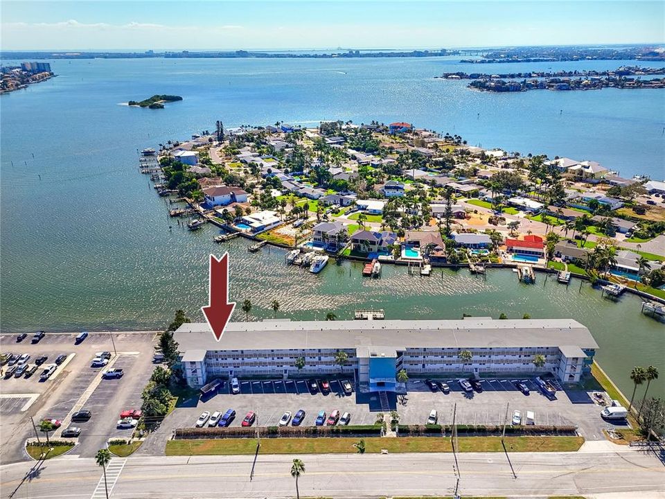 For Sale: $199,000 (2 beds, 2 baths, 1160 Square Feet)