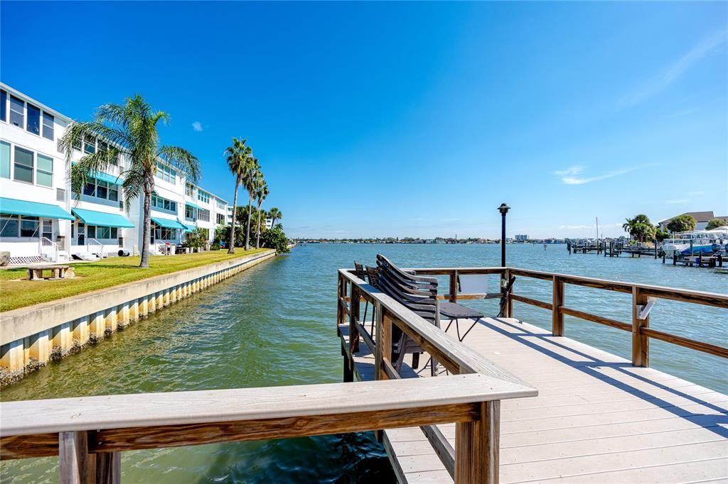 For Sale: $199,000 (2 beds, 2 baths, 1160 Square Feet)