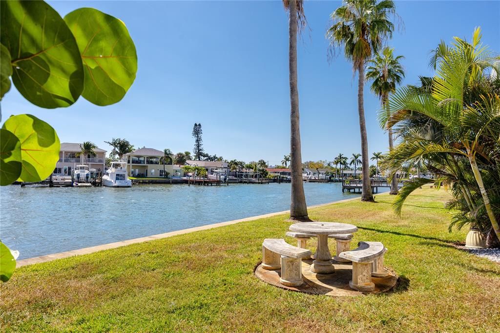 For Sale: $199,000 (2 beds, 2 baths, 1160 Square Feet)