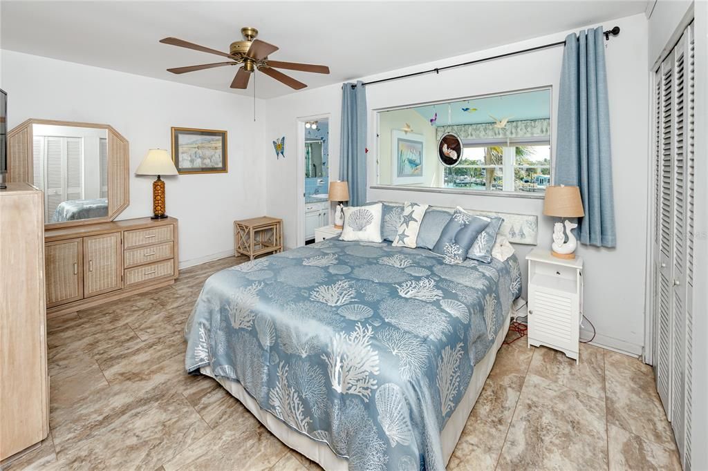 For Sale: $199,000 (2 beds, 2 baths, 1160 Square Feet)