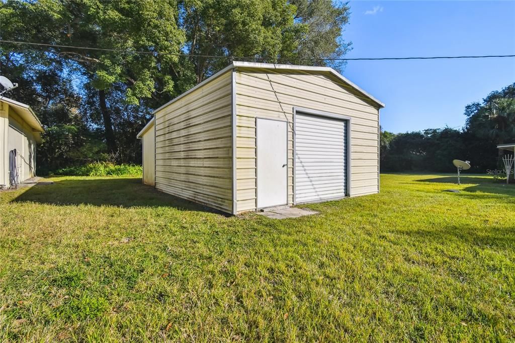 Active With Contract: $400,000 (3 beds, 2 baths, 2069 Square Feet)