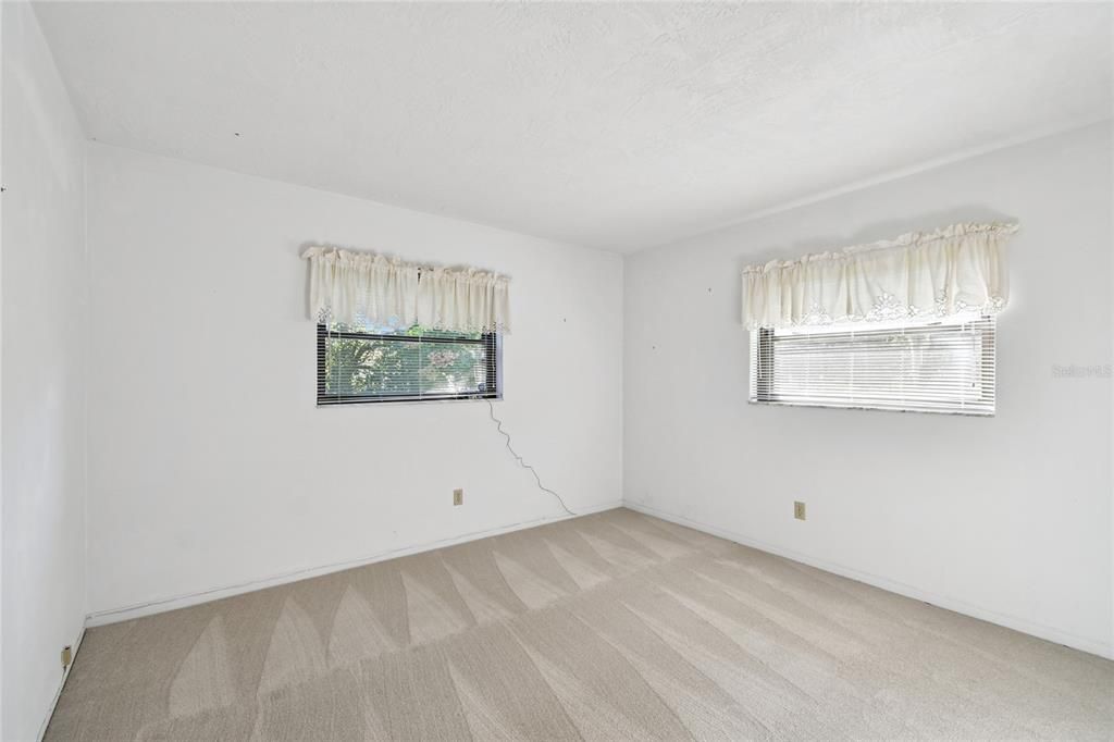 Active With Contract: $400,000 (3 beds, 2 baths, 2069 Square Feet)