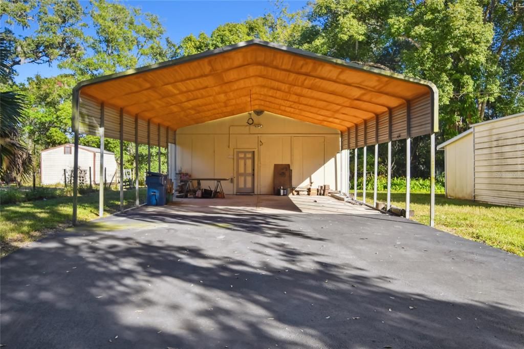 Active With Contract: $400,000 (3 beds, 2 baths, 2069 Square Feet)