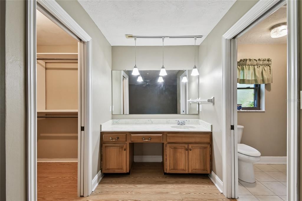 Active With Contract: $400,000 (3 beds, 2 baths, 2069 Square Feet)