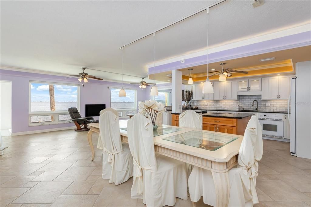 For Sale: $365,000 (2 beds, 2 baths, 1741 Square Feet)