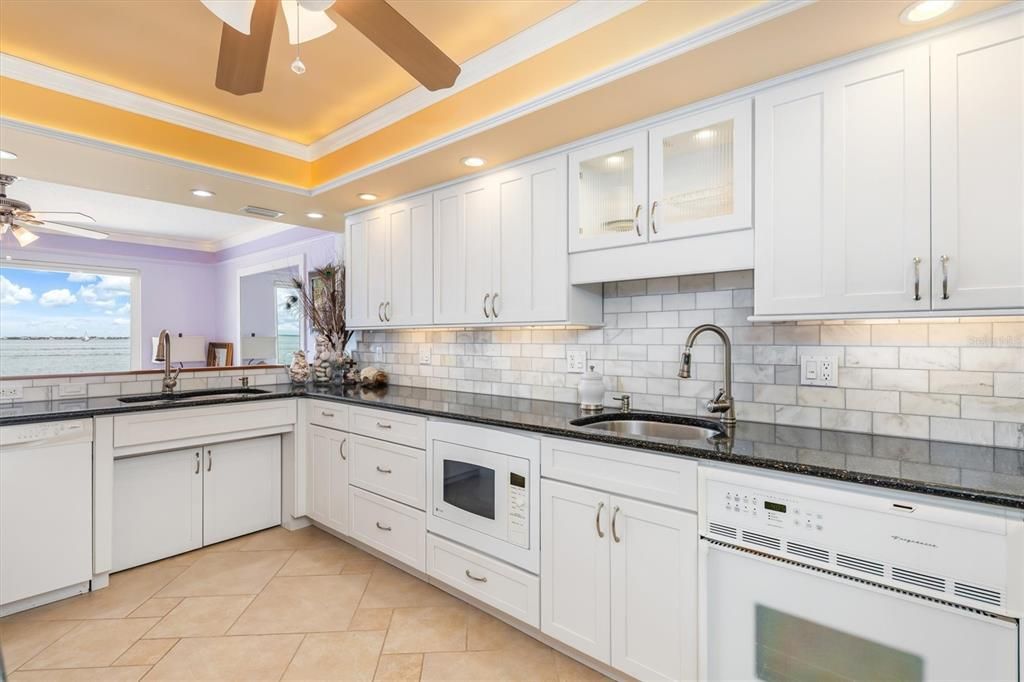 For Sale: $365,000 (2 beds, 2 baths, 1741 Square Feet)