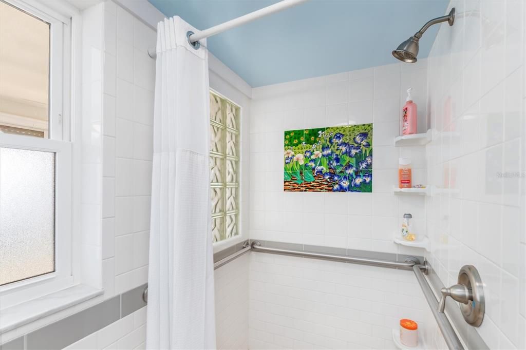 For Sale: $365,000 (2 beds, 2 baths, 1741 Square Feet)