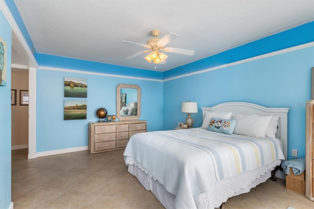 For Sale: $365,000 (2 beds, 2 baths, 1741 Square Feet)