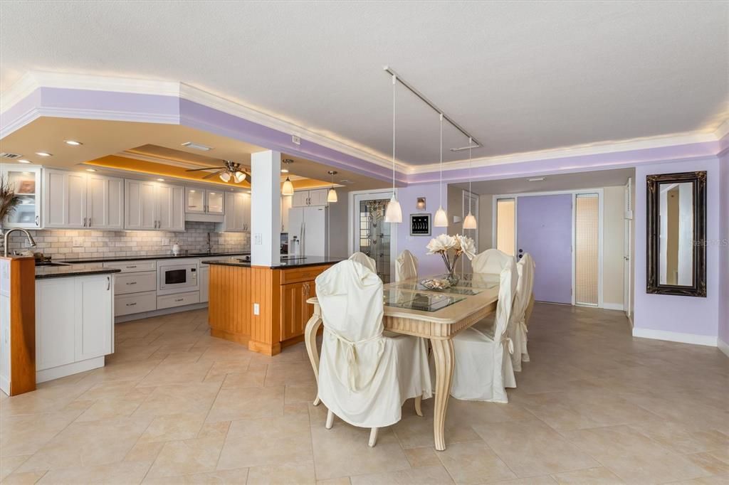 For Sale: $365,000 (2 beds, 2 baths, 1741 Square Feet)