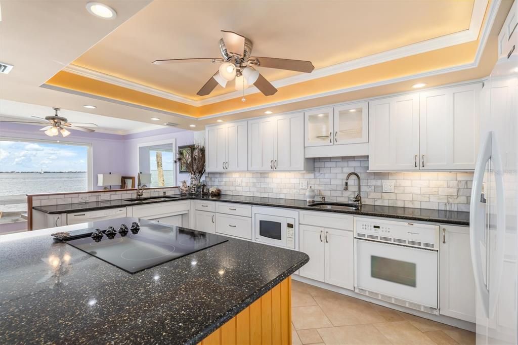 For Sale: $365,000 (2 beds, 2 baths, 1741 Square Feet)