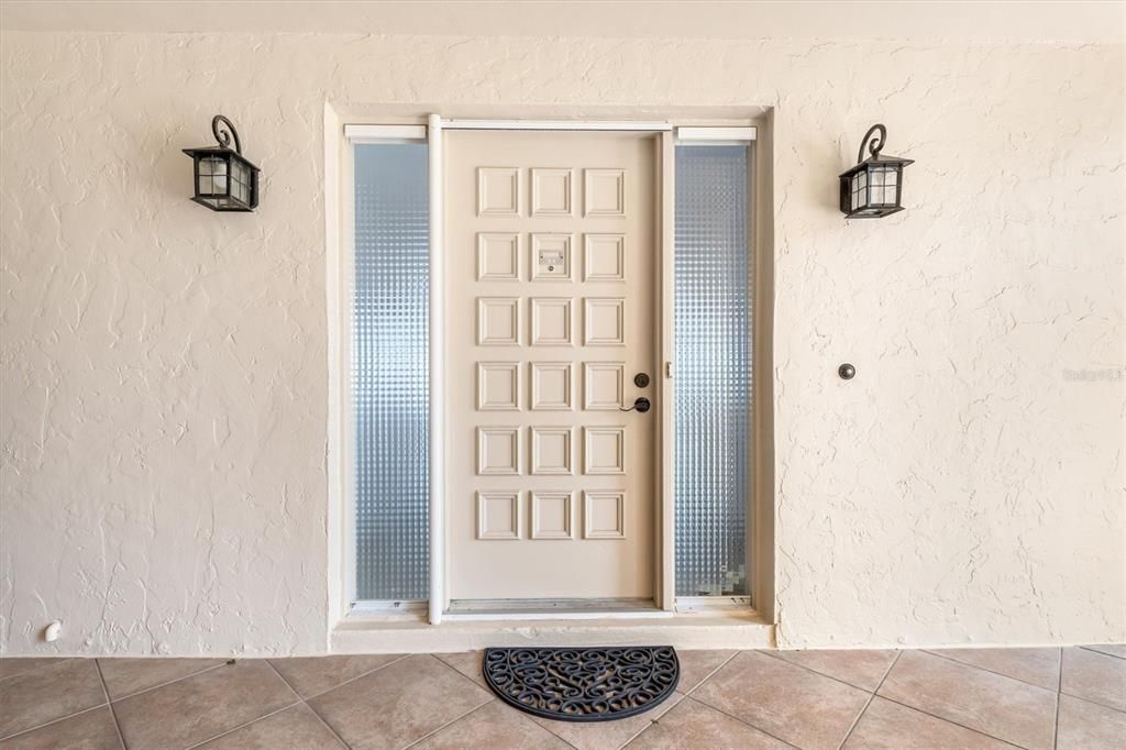 For Sale: $365,000 (2 beds, 2 baths, 1741 Square Feet)