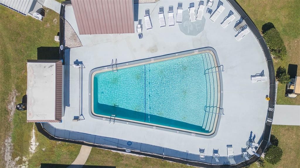 合同活跃: $119,900 (2 贝兹, 2 浴室, 1008 平方英尺)