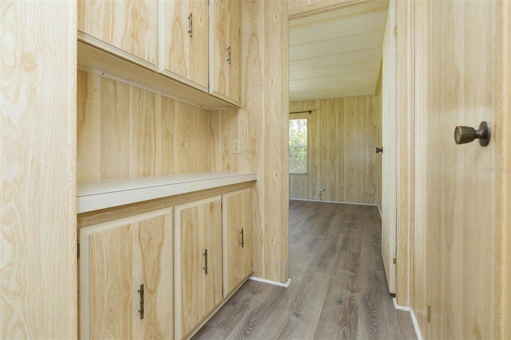 合同活跃: $119,900 (2 贝兹, 2 浴室, 1008 平方英尺)