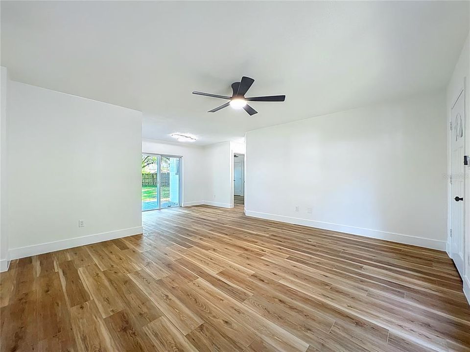 For Sale: $389,000 (4 beds, 2 baths, 1158 Square Feet)