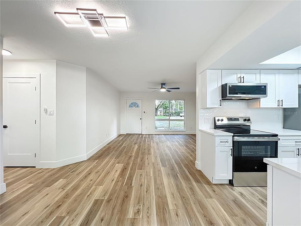 For Sale: $389,000 (4 beds, 2 baths, 1158 Square Feet)