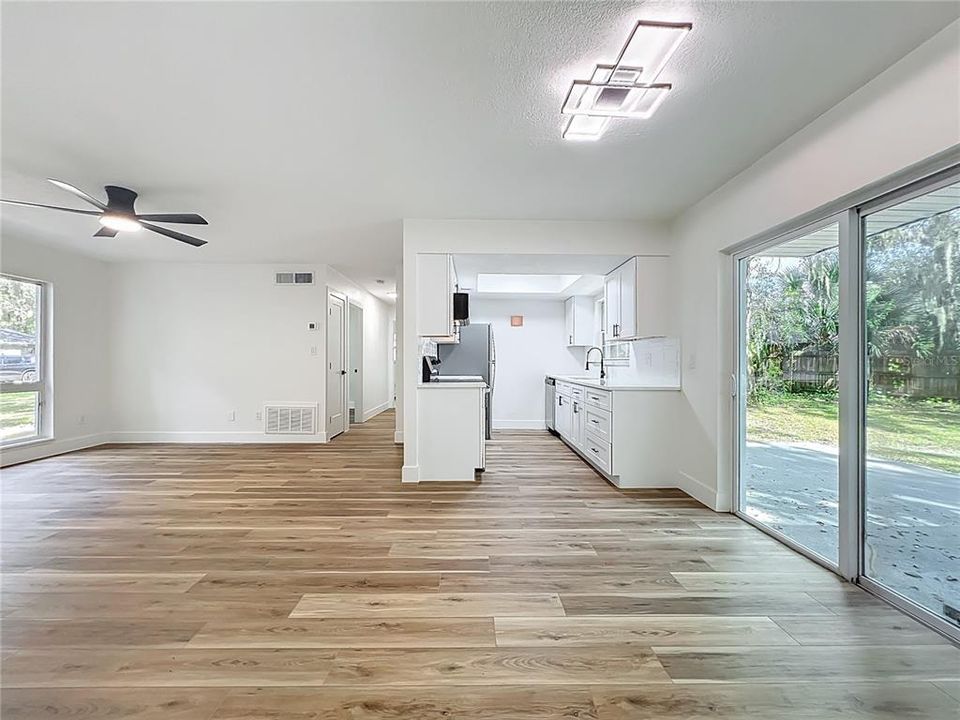 For Sale: $389,000 (4 beds, 2 baths, 1158 Square Feet)