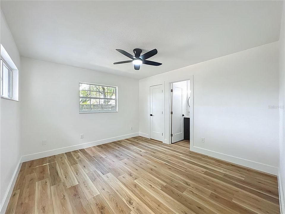 For Sale: $389,000 (4 beds, 2 baths, 1158 Square Feet)