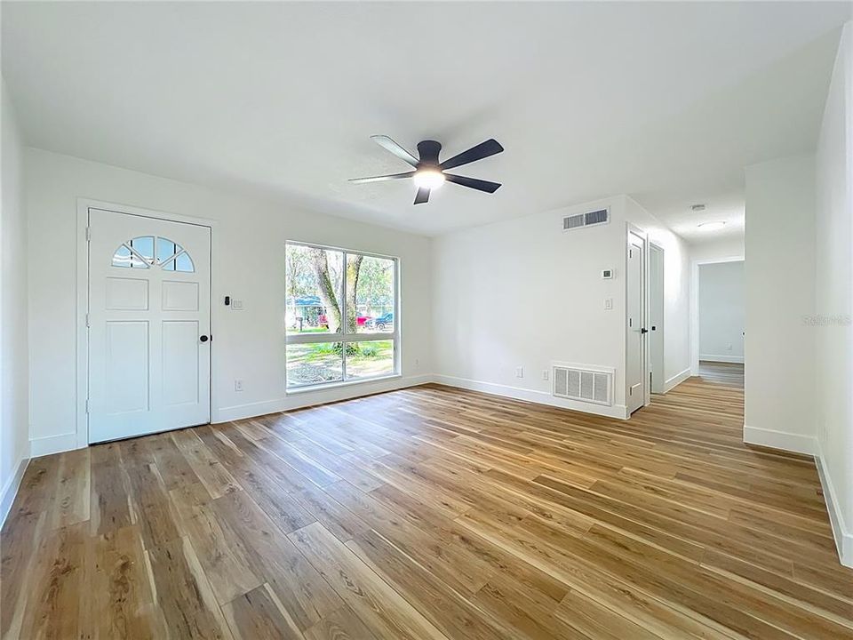 For Sale: $389,000 (4 beds, 2 baths, 1158 Square Feet)