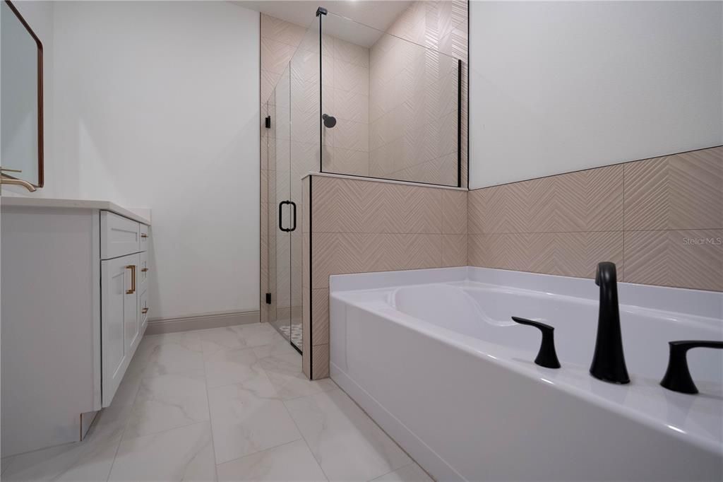 For Sale: $439,998 (4 beds, 2 baths, 2035 Square Feet)