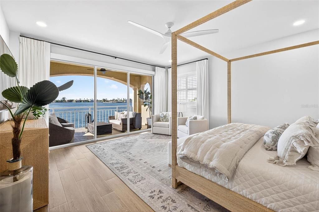 合同活跃: $1,875,000 (3 贝兹, 3 浴室, 2098 平方英尺)