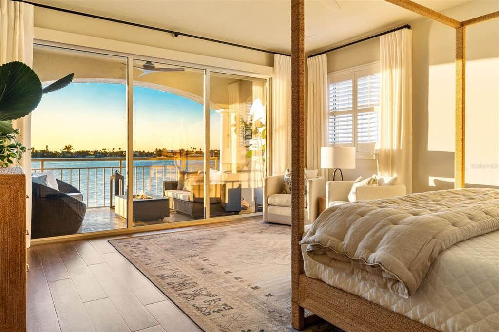 合同活跃: $1,875,000 (3 贝兹, 3 浴室, 2098 平方英尺)