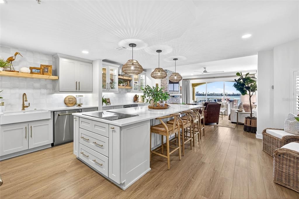 合同活跃: $1,875,000 (3 贝兹, 3 浴室, 2098 平方英尺)