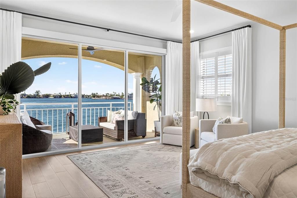 合同活跃: $1,875,000 (3 贝兹, 3 浴室, 2098 平方英尺)