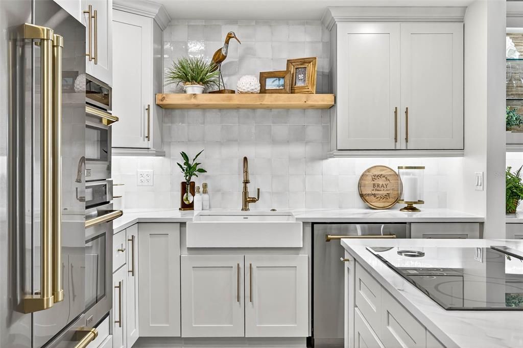 合同活跃: $1,875,000 (3 贝兹, 3 浴室, 2098 平方英尺)