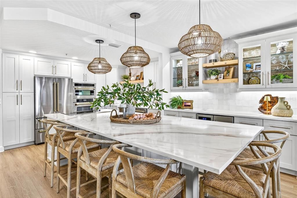 合同活跃: $1,875,000 (3 贝兹, 3 浴室, 2098 平方英尺)