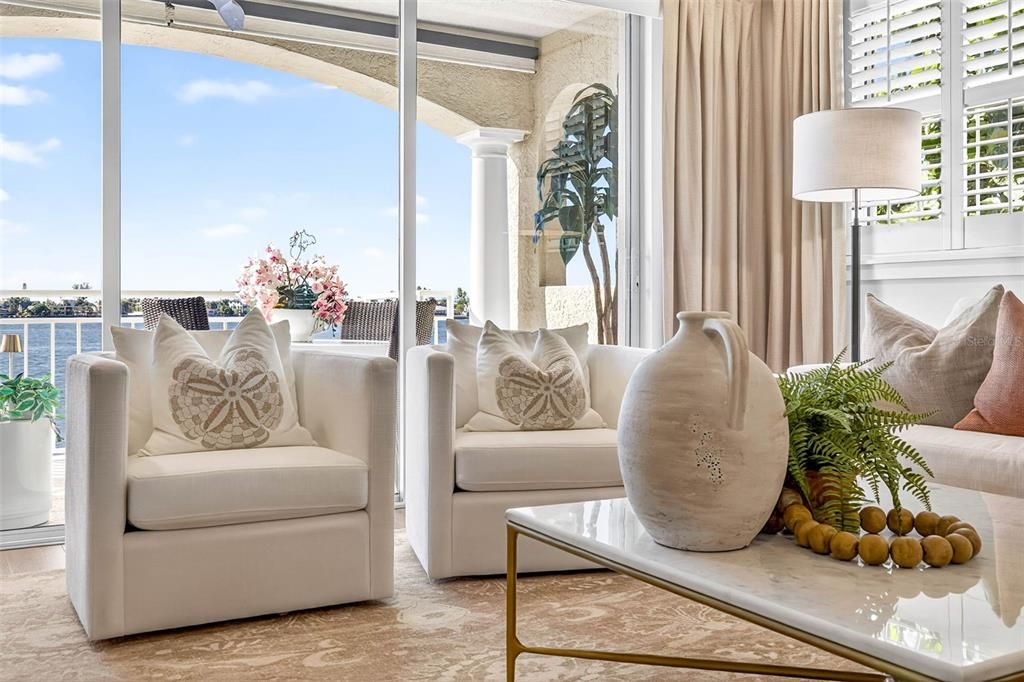 合同活跃: $1,875,000 (3 贝兹, 3 浴室, 2098 平方英尺)