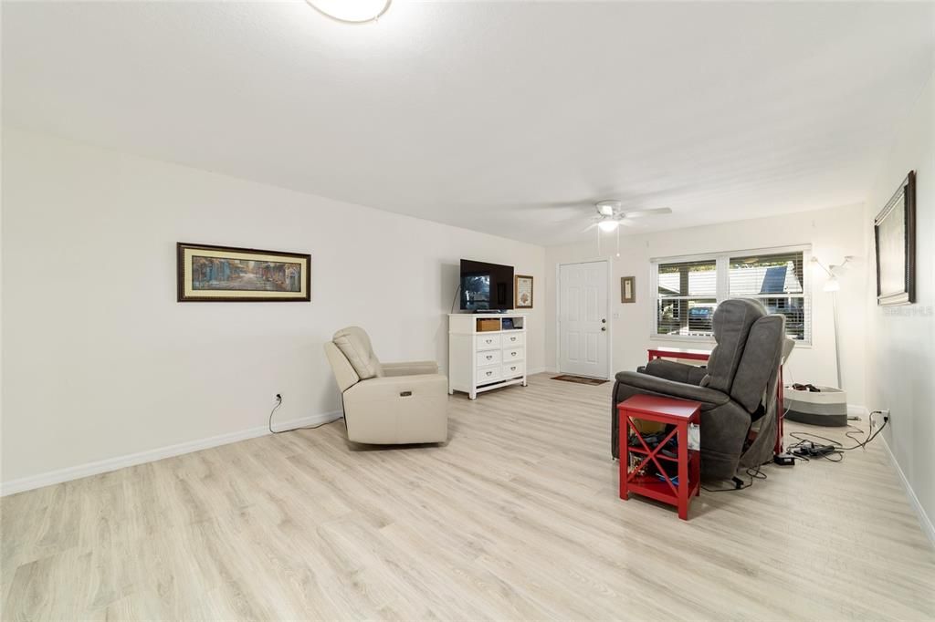 For Sale: $169,900 (2 beds, 2 baths, 1541 Square Feet)