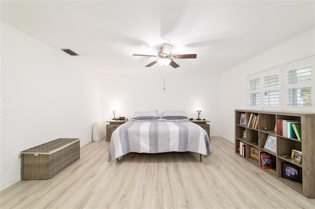 For Sale: $169,900 (2 beds, 2 baths, 1541 Square Feet)