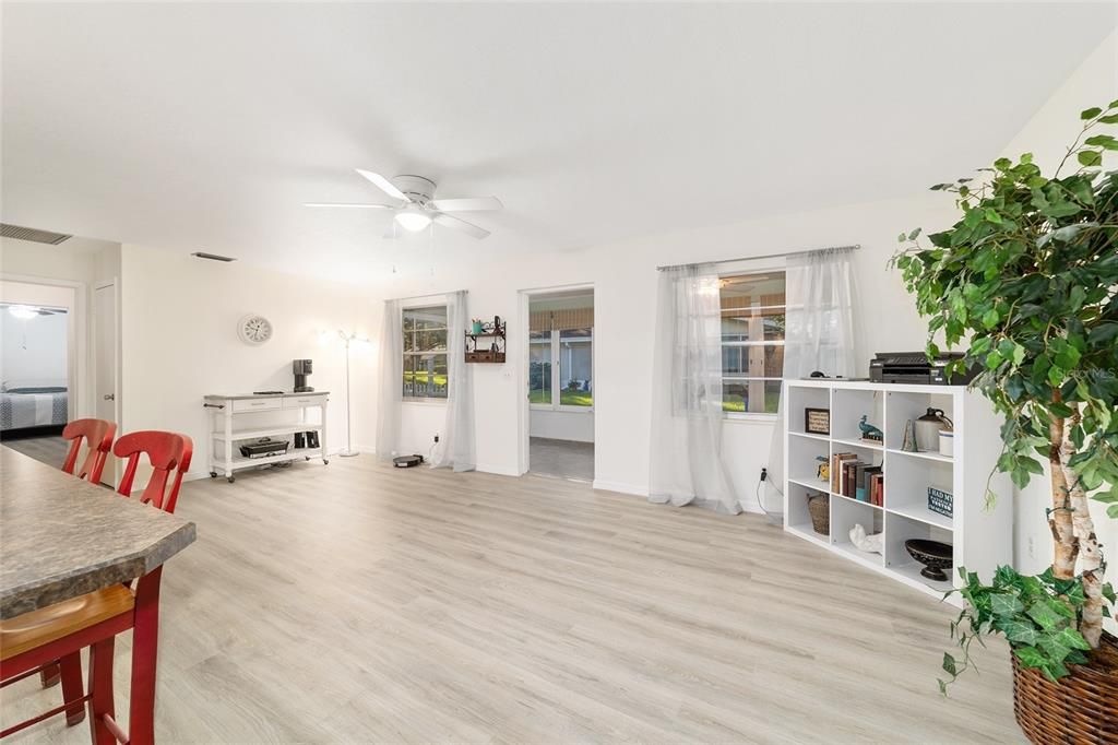 For Sale: $169,900 (2 beds, 2 baths, 1541 Square Feet)