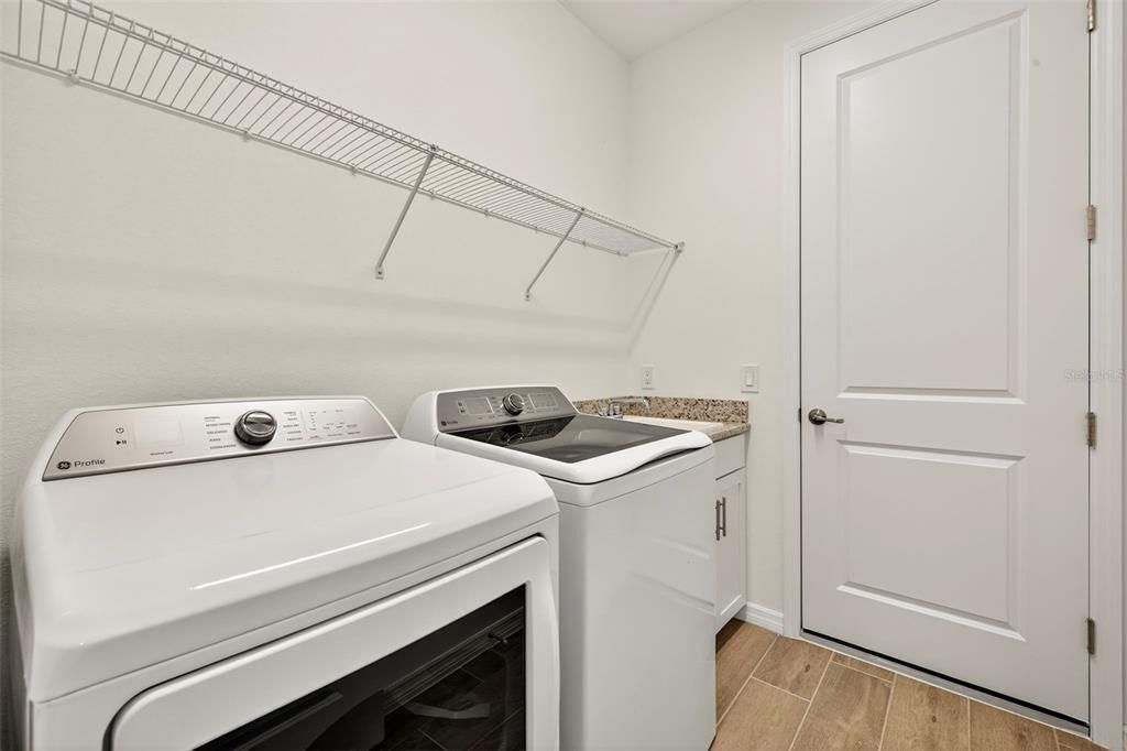 For Sale: $539,900 (2 beds, 2 baths, 1948 Square Feet)