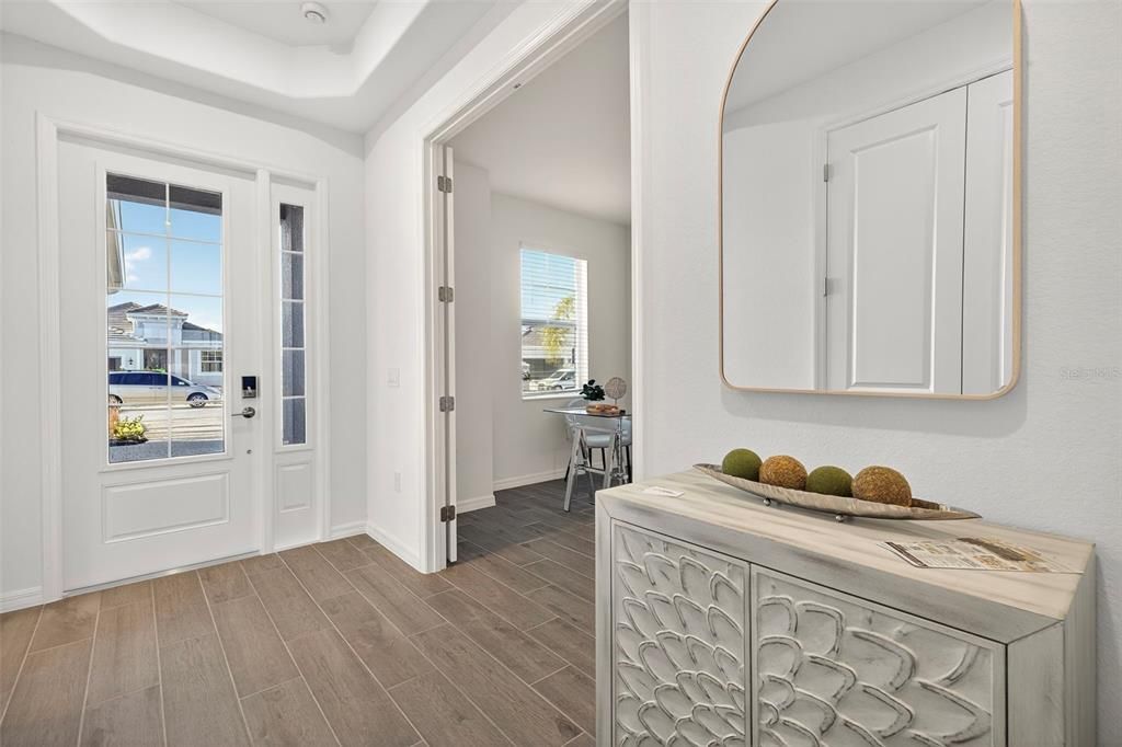 For Sale: $539,900 (2 beds, 2 baths, 1948 Square Feet)