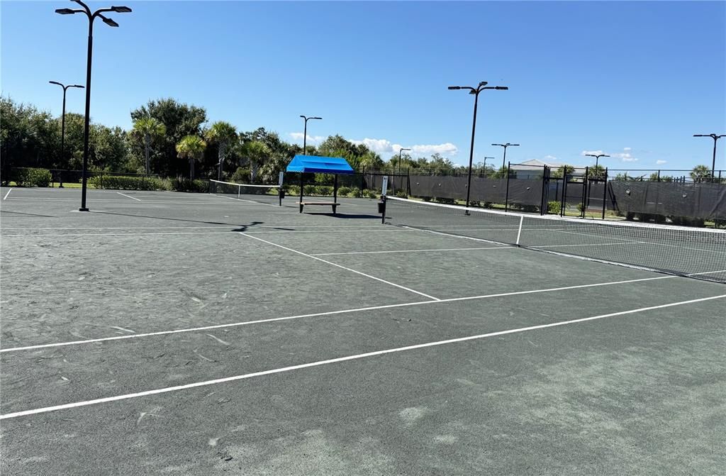 For Sale: $539,900 (2 beds, 2 baths, 1948 Square Feet)