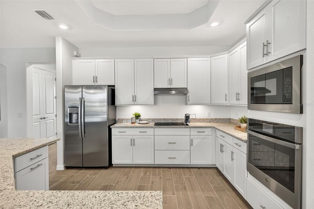 For Sale: $539,900 (2 beds, 2 baths, 1948 Square Feet)