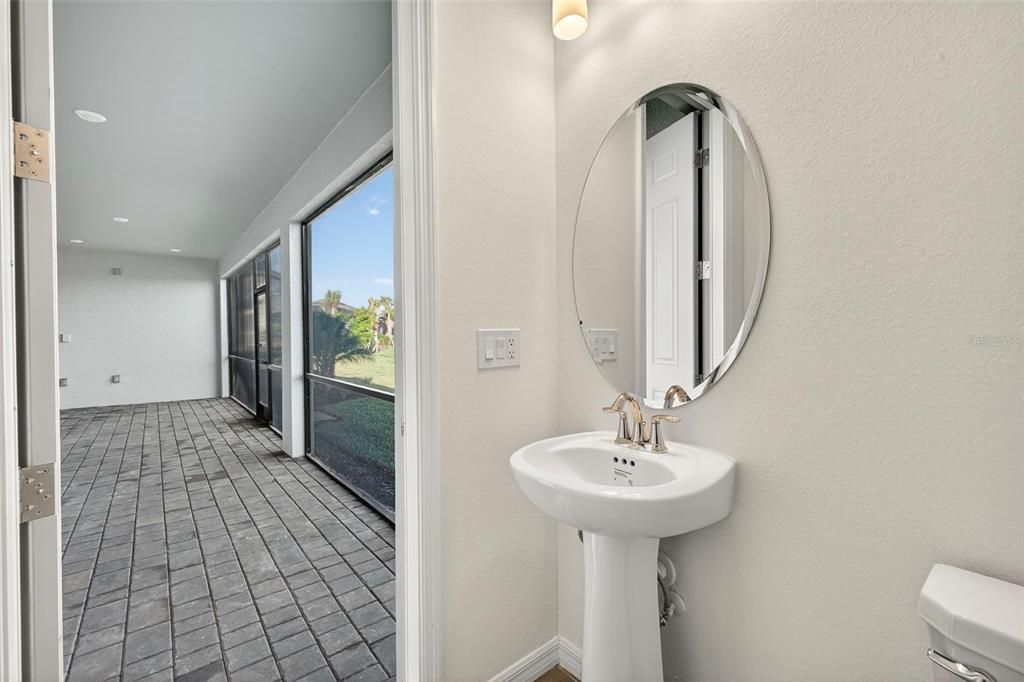 For Sale: $539,900 (2 beds, 2 baths, 1948 Square Feet)