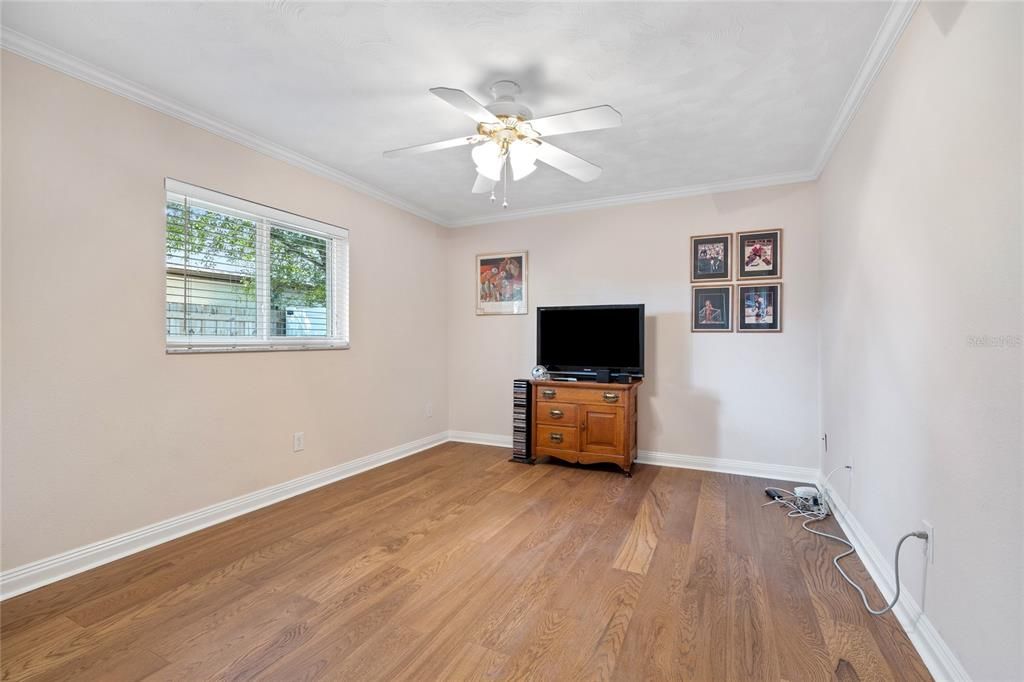 For Sale: $554,900 (4 beds, 2 baths, 1971 Square Feet)