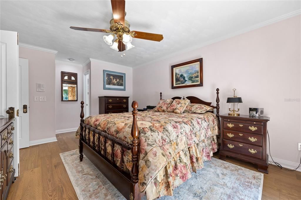 For Sale: $554,900 (4 beds, 2 baths, 1971 Square Feet)