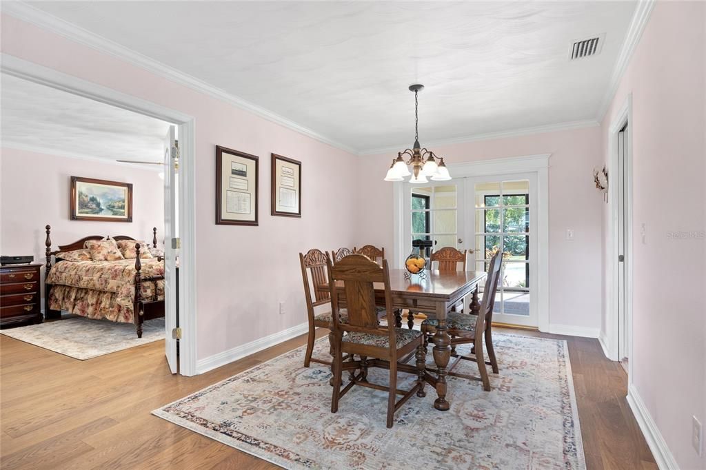 For Sale: $554,900 (4 beds, 2 baths, 1971 Square Feet)