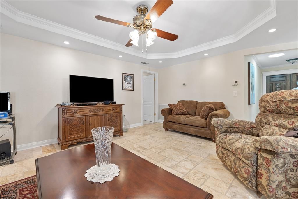 For Sale: $554,900 (4 beds, 2 baths, 1971 Square Feet)