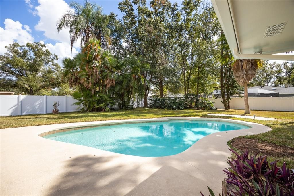 For Sale: $554,900 (4 beds, 2 baths, 1971 Square Feet)