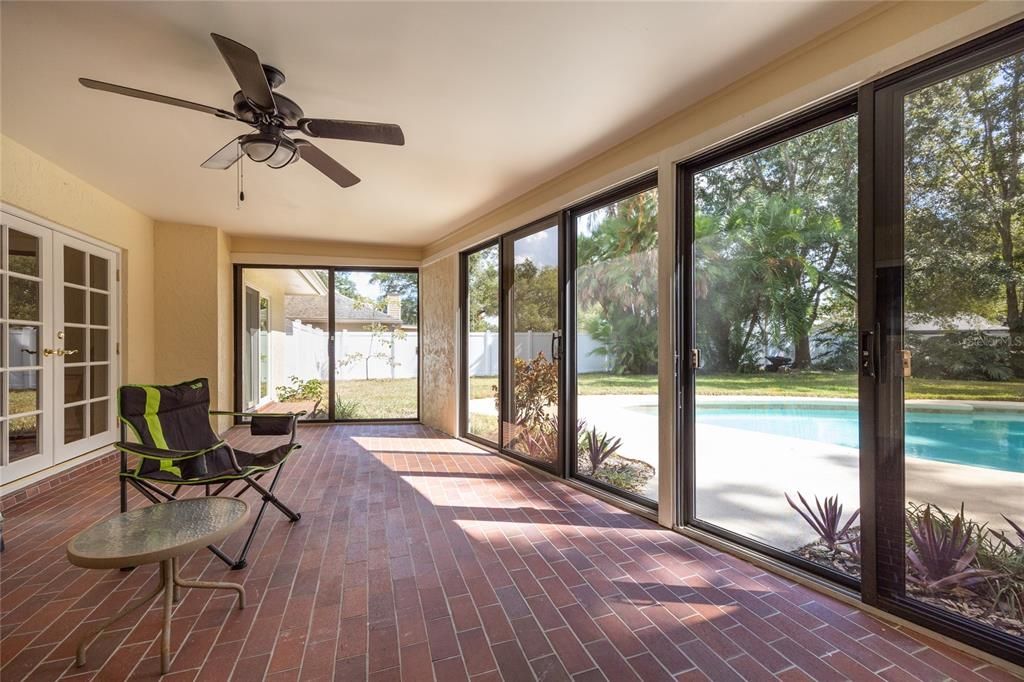 For Sale: $554,900 (4 beds, 2 baths, 1971 Square Feet)